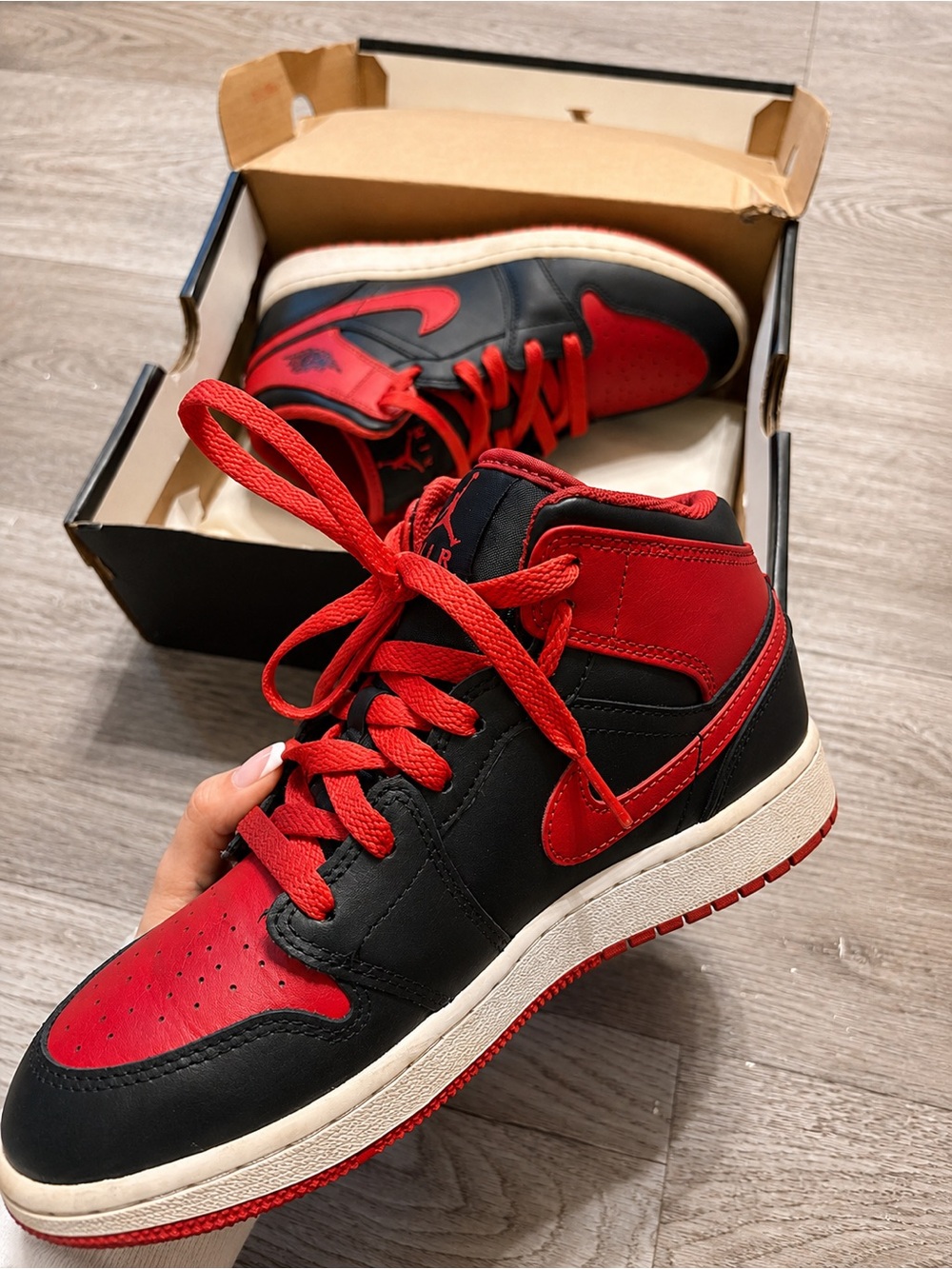 Air Jordan 1 Mid GS “Alternate Bred” (2022) | Kids Size 4Y ❤️🖤